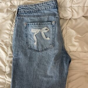 Hollister Women's Light Blue Straight Leg Jeans